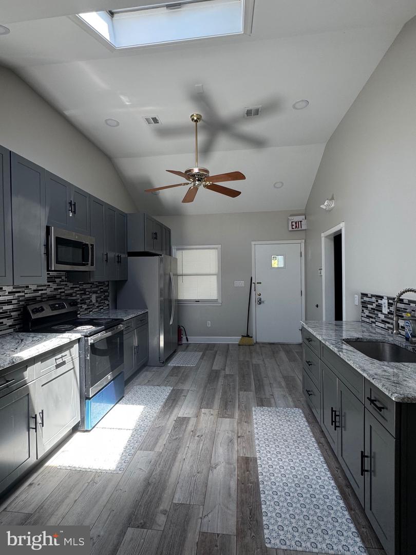 44 S State St Property Photo 12
