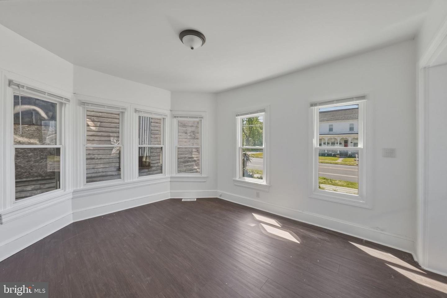 1752 Main St Property Photo 16