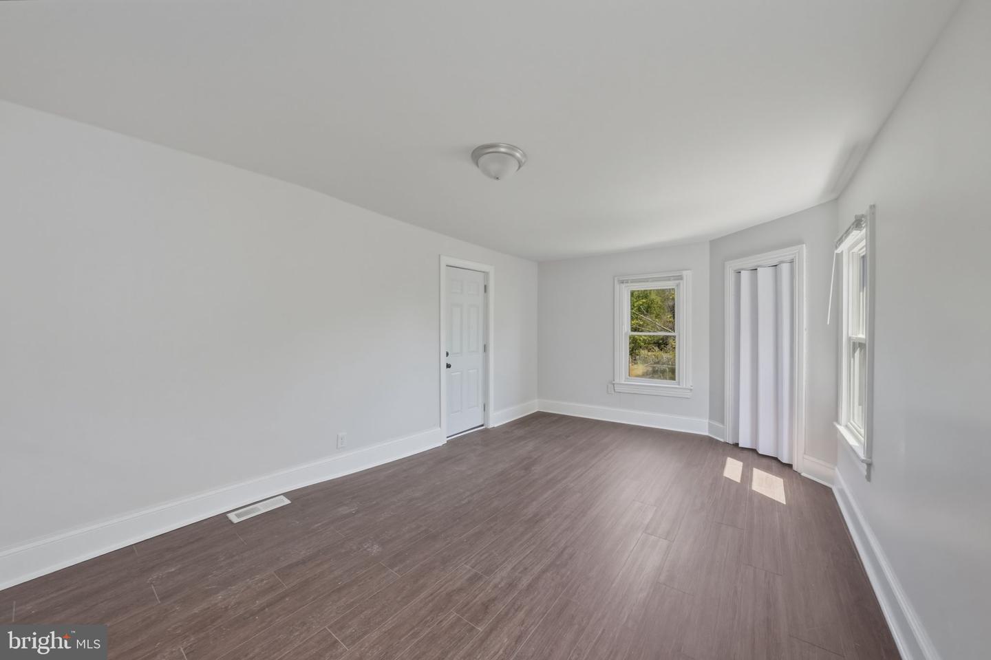 1752 Main St Property Photo 32