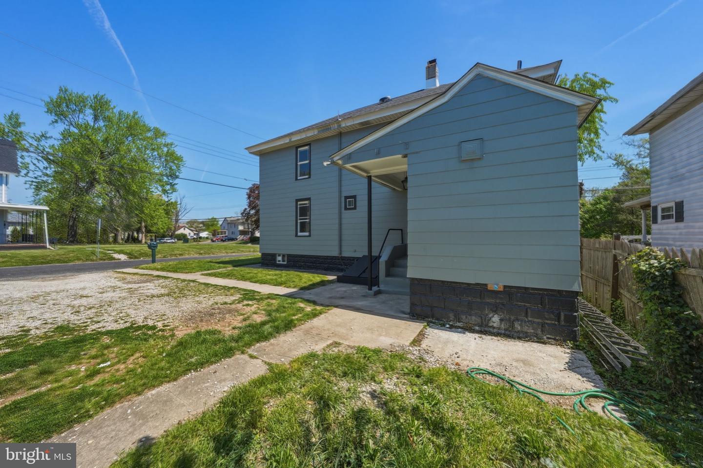 734 S East Ave Property Photo 46