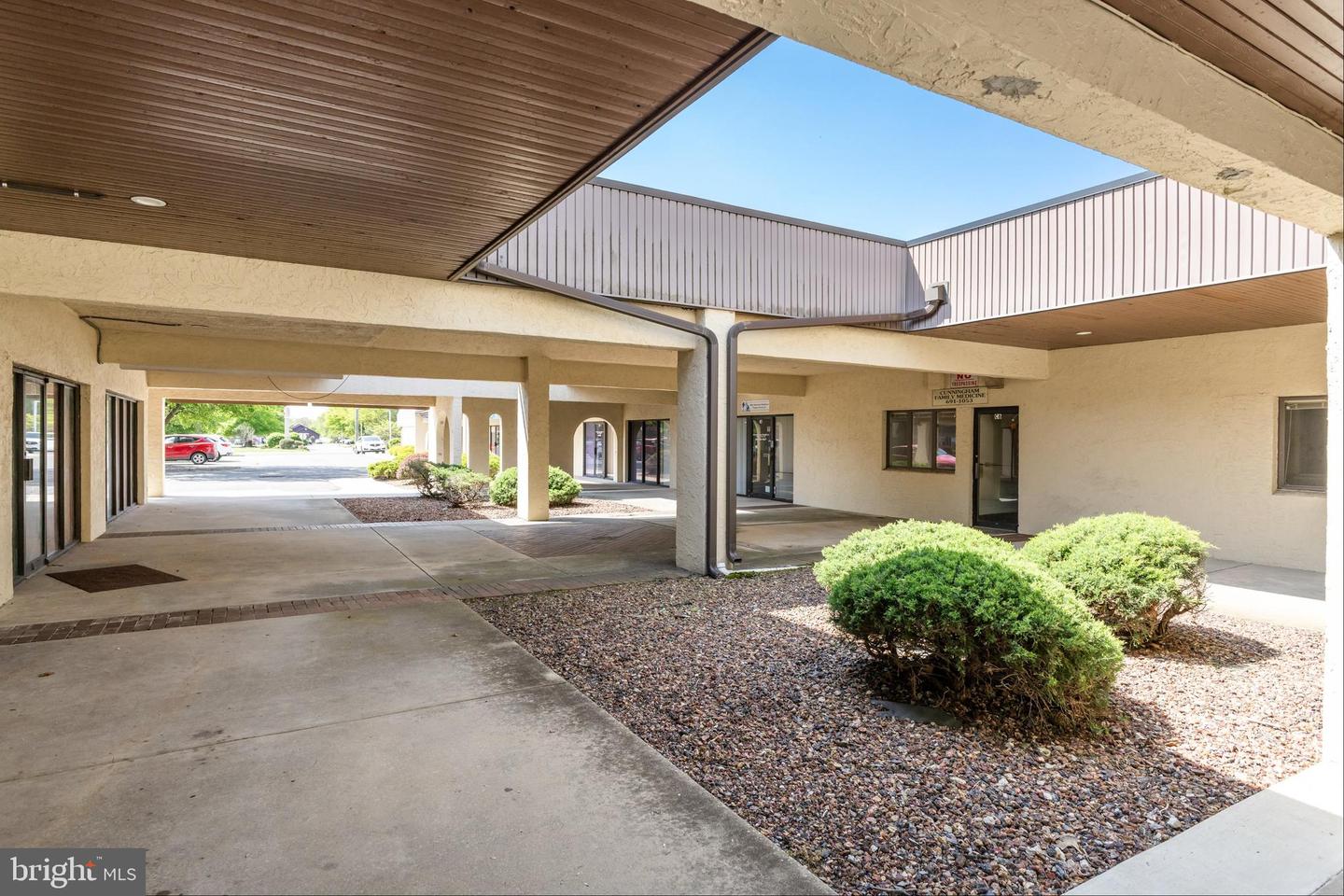 2630 E CHESTNUT AVE #C6 & C7 Property Photo 1