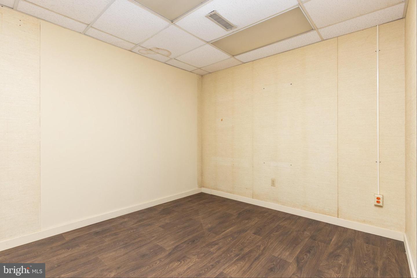 2630 E Chestnut Ave #c6 & C7 Property Photo 19