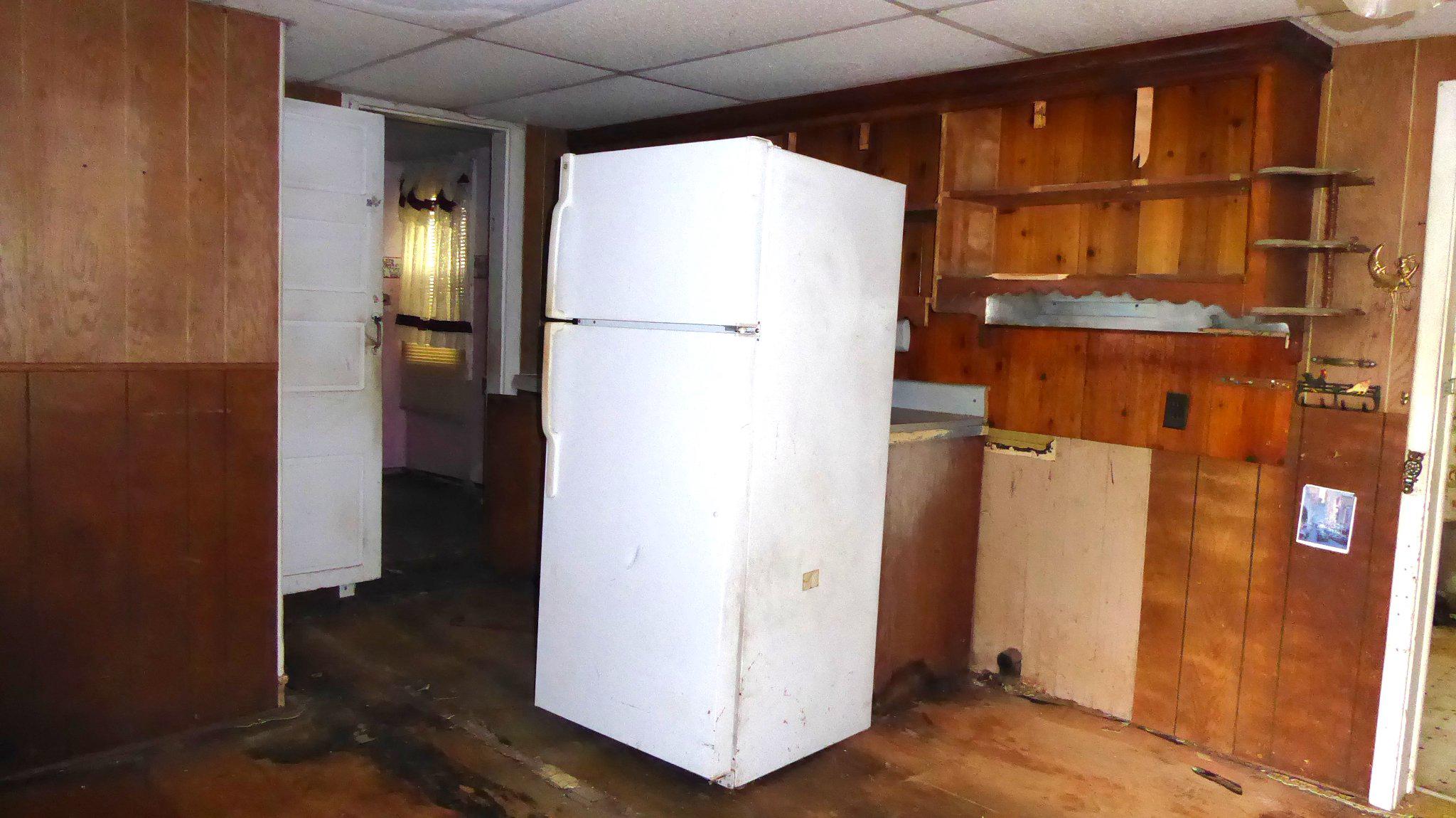 2421 Memorial Ave Property Photo 5
