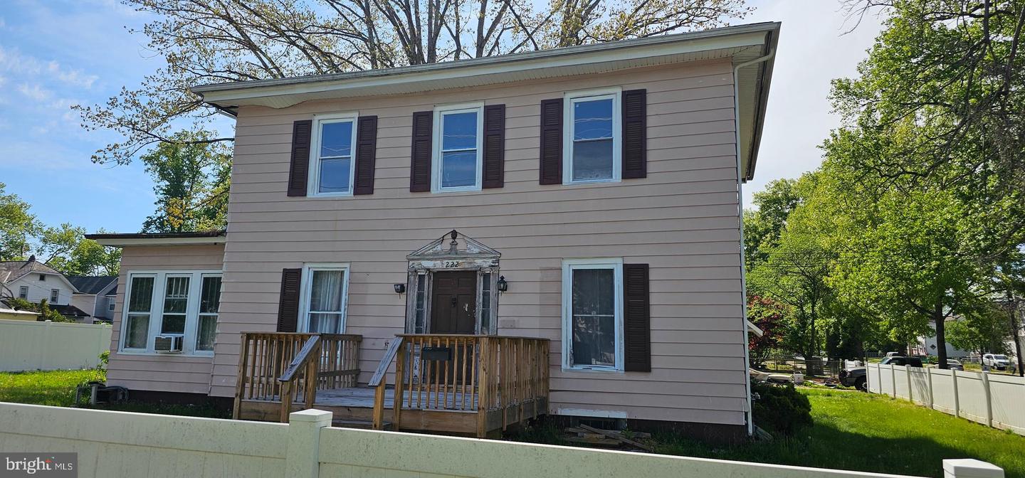 222 N EAST AVE
