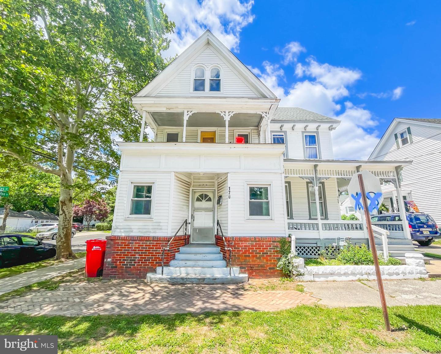 170 S GILES STREET Property Photo 1