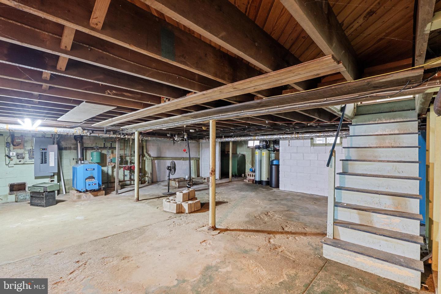 414 Main St Property Photo 18