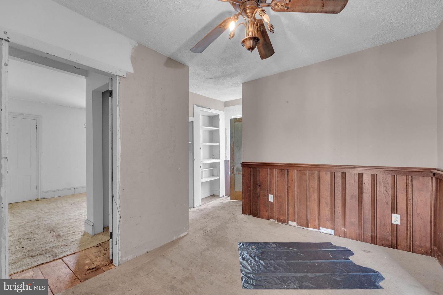 2528 Market St Property Photo 13