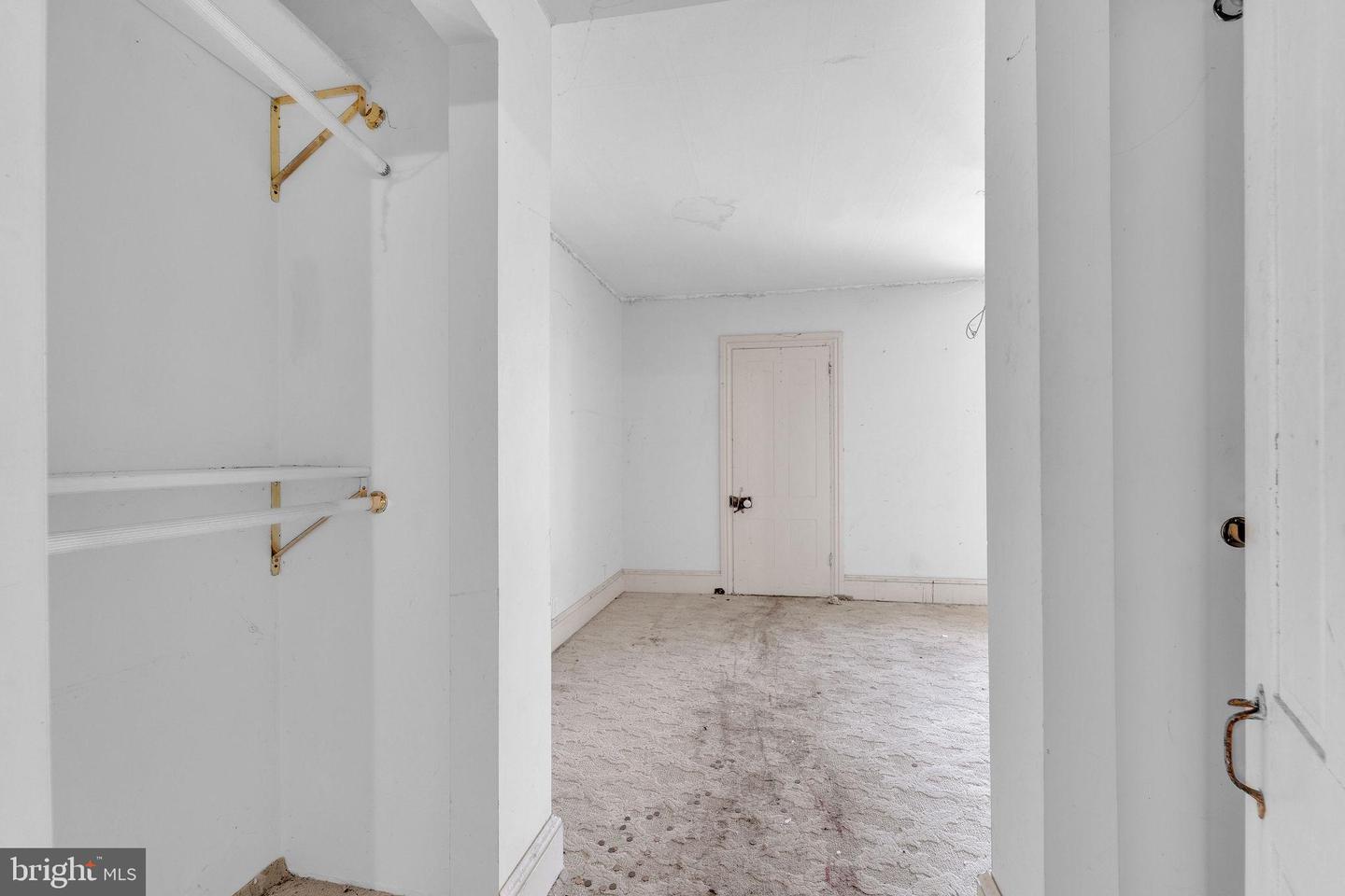 2528 Market St Property Photo 16