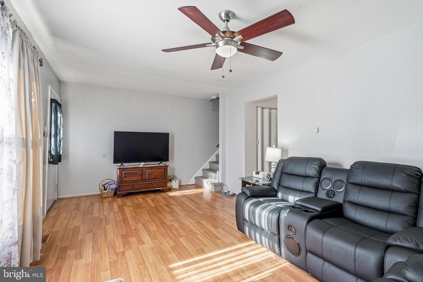 1964 E Oak Rd #h2 Property Photo 6