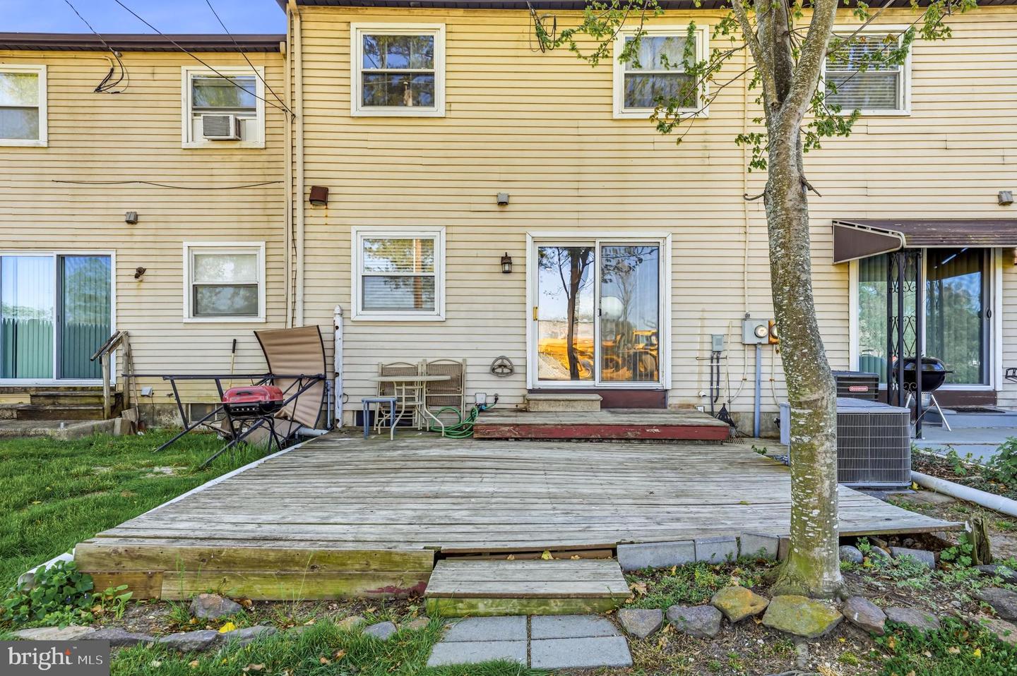 1964 E Oak Rd #h2 Property Photo 33