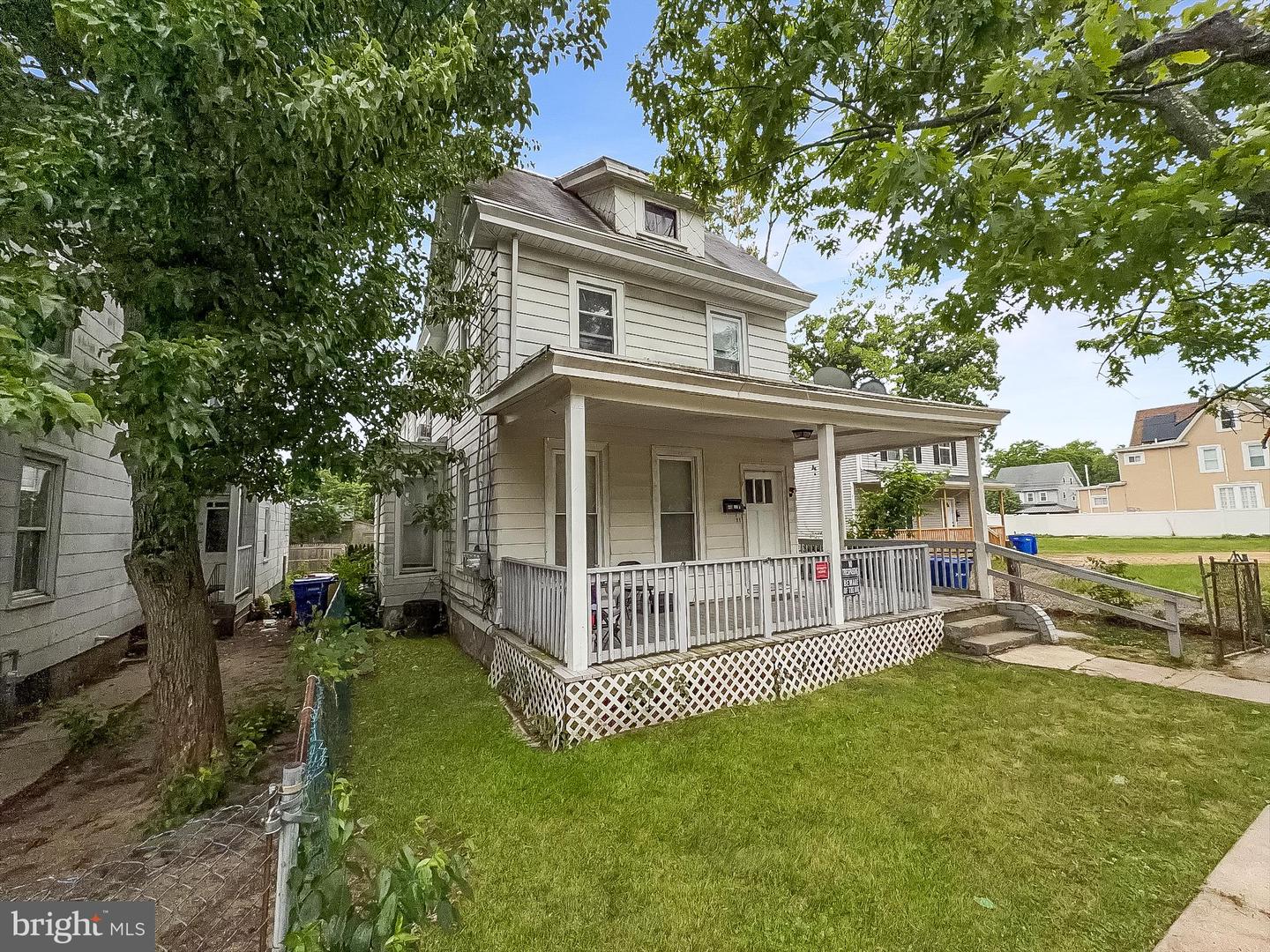 419 E Mulberry St Property Photo 2