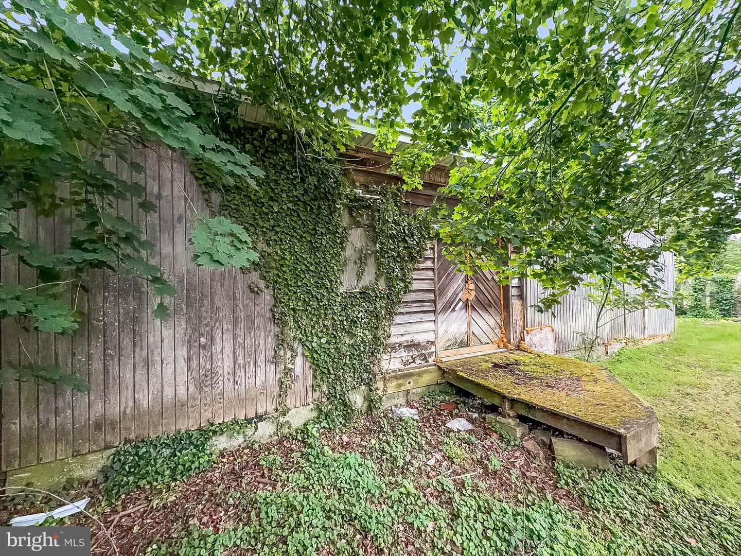 419 E Mulberry St Property Photo 20