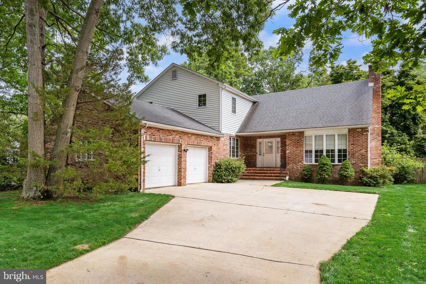 2413 Clover Ln Property Photo 1