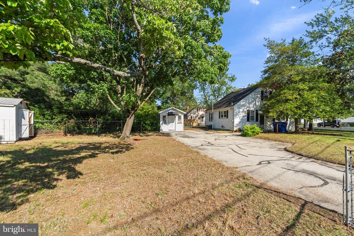 1906 E Main St Property Photo 16