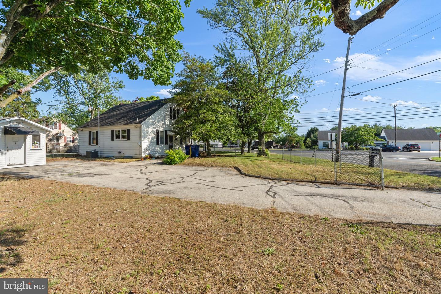 1906 E Main St Property Photo 18