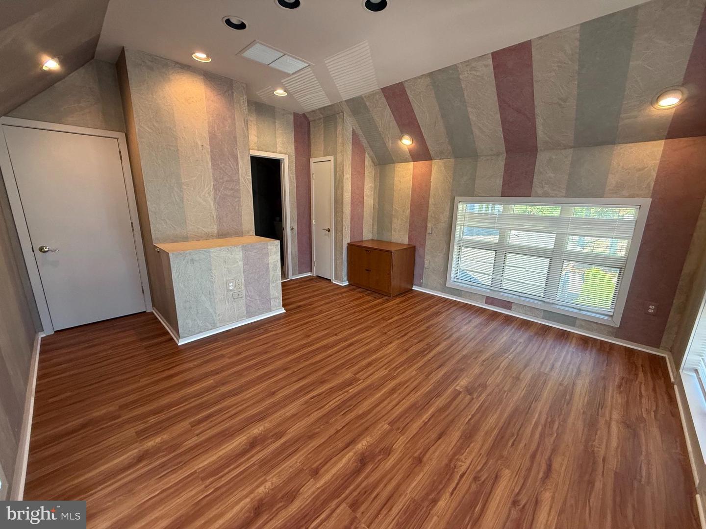 2581 E Chestnut Ave #a10 Property Photo 4