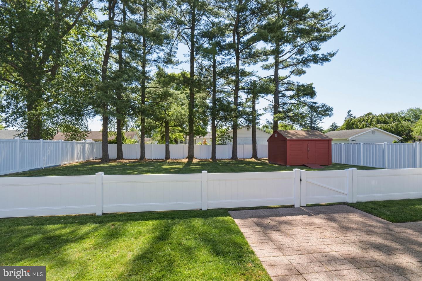 575 Royal Dr Property Photo 41