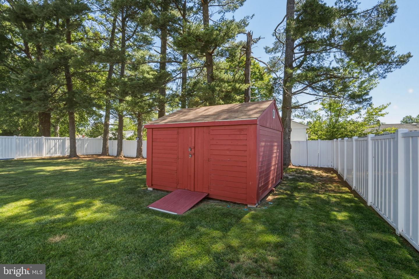 575 Royal Dr Property Photo 44