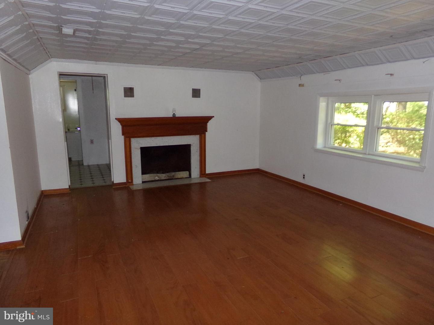 120 Iris Rd Property Photo 2