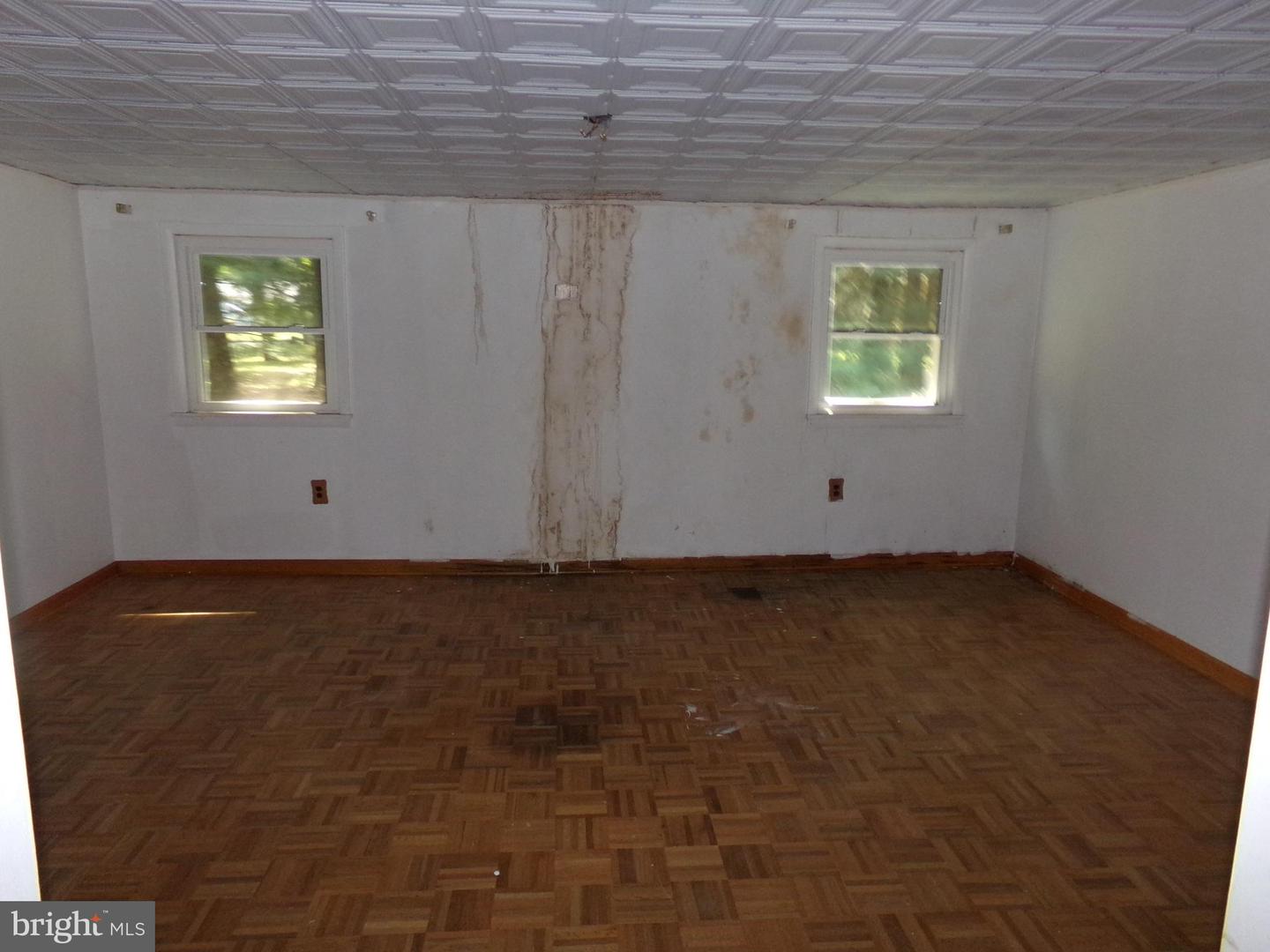 120 Iris Rd Property Photo 4