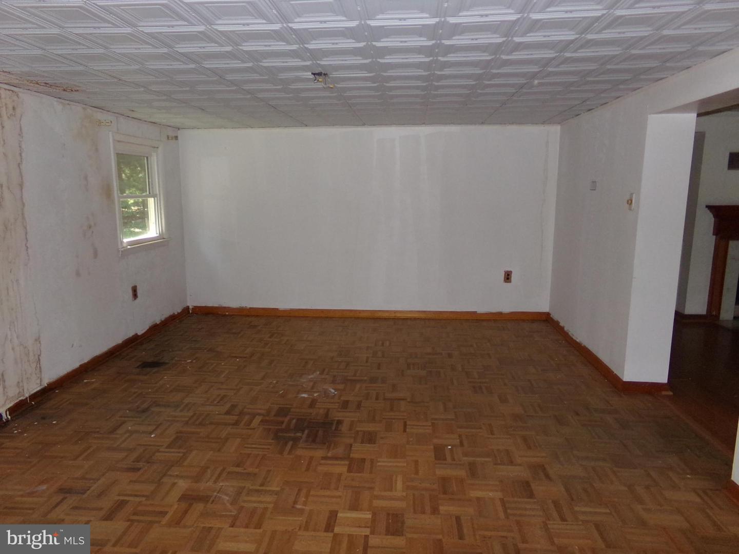 120 Iris Rd Property Photo 5