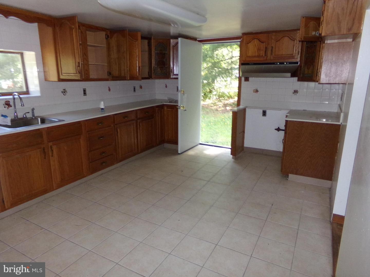 120 Iris Rd Property Photo 10