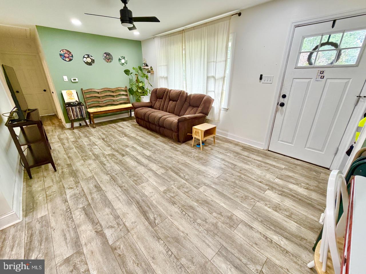 2413 Shelburn Rd Property Photo 2