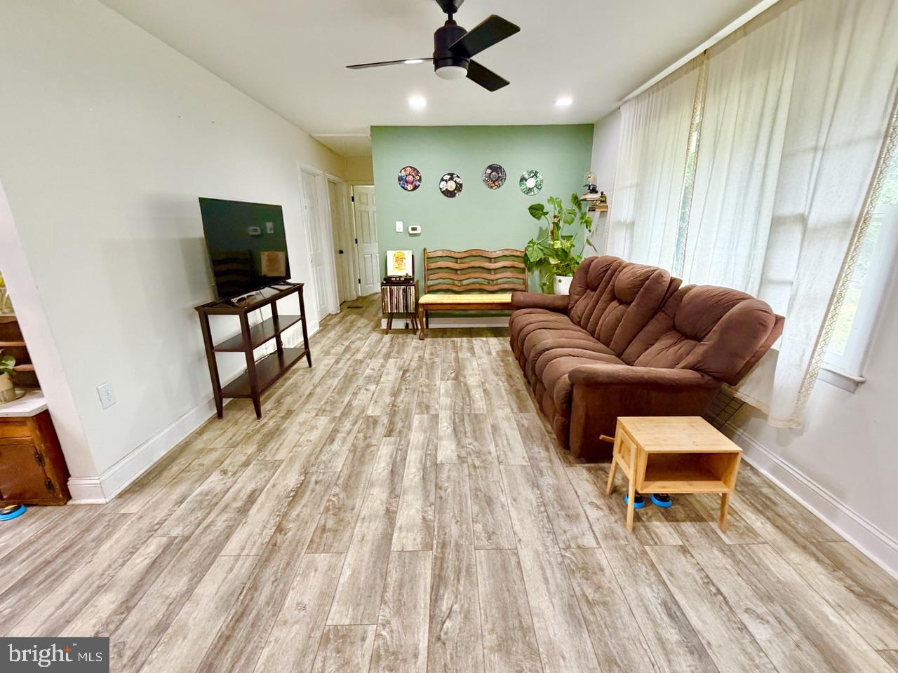 2413 Shelburn Rd Property Photo 5