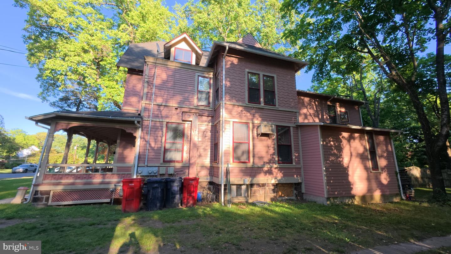 50 Lake St Property Photo 22