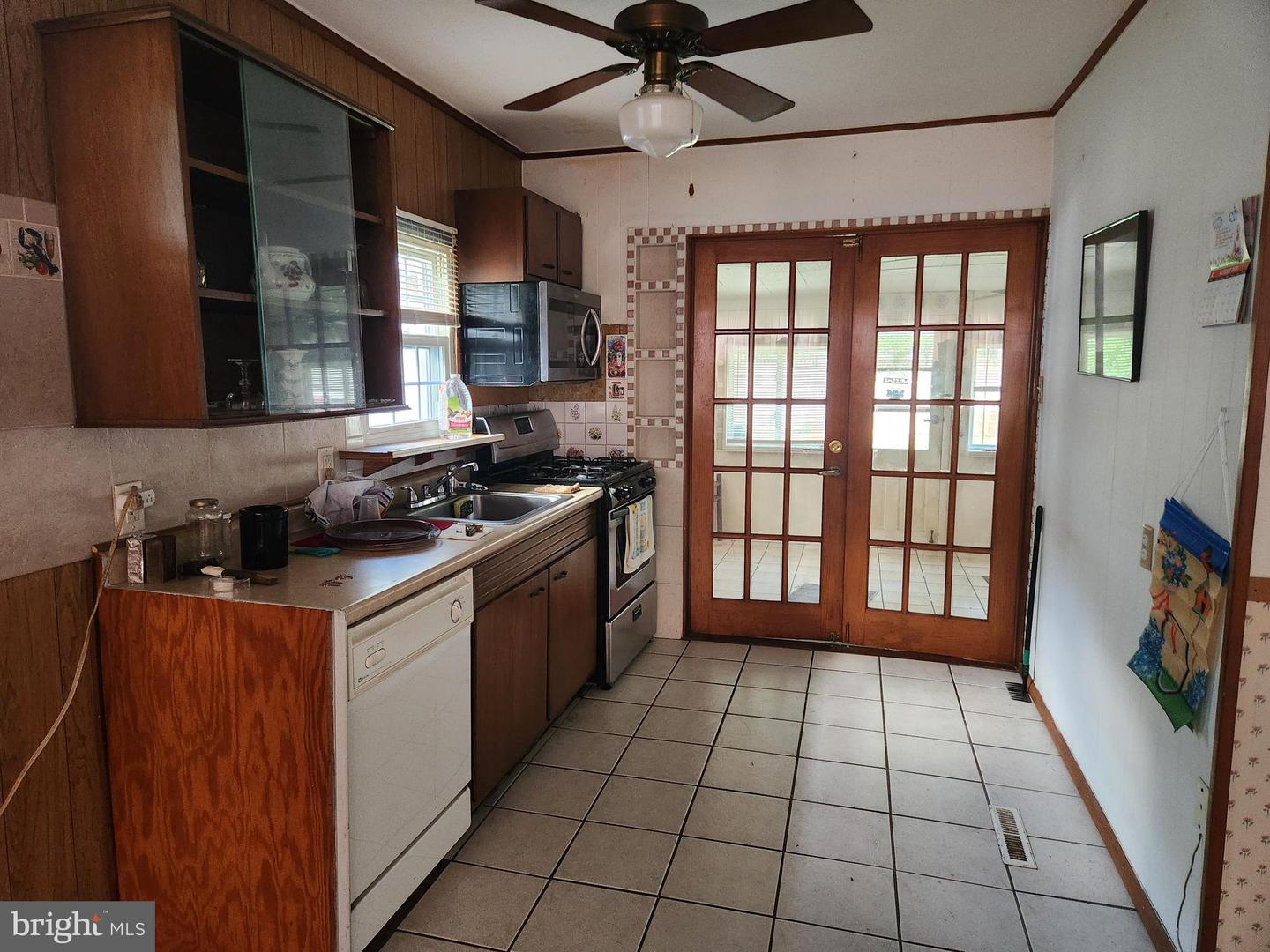 217 Robin Rd Property Photo 6