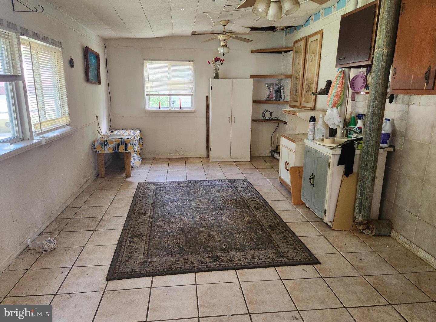 217 Robin Rd Property Photo 8