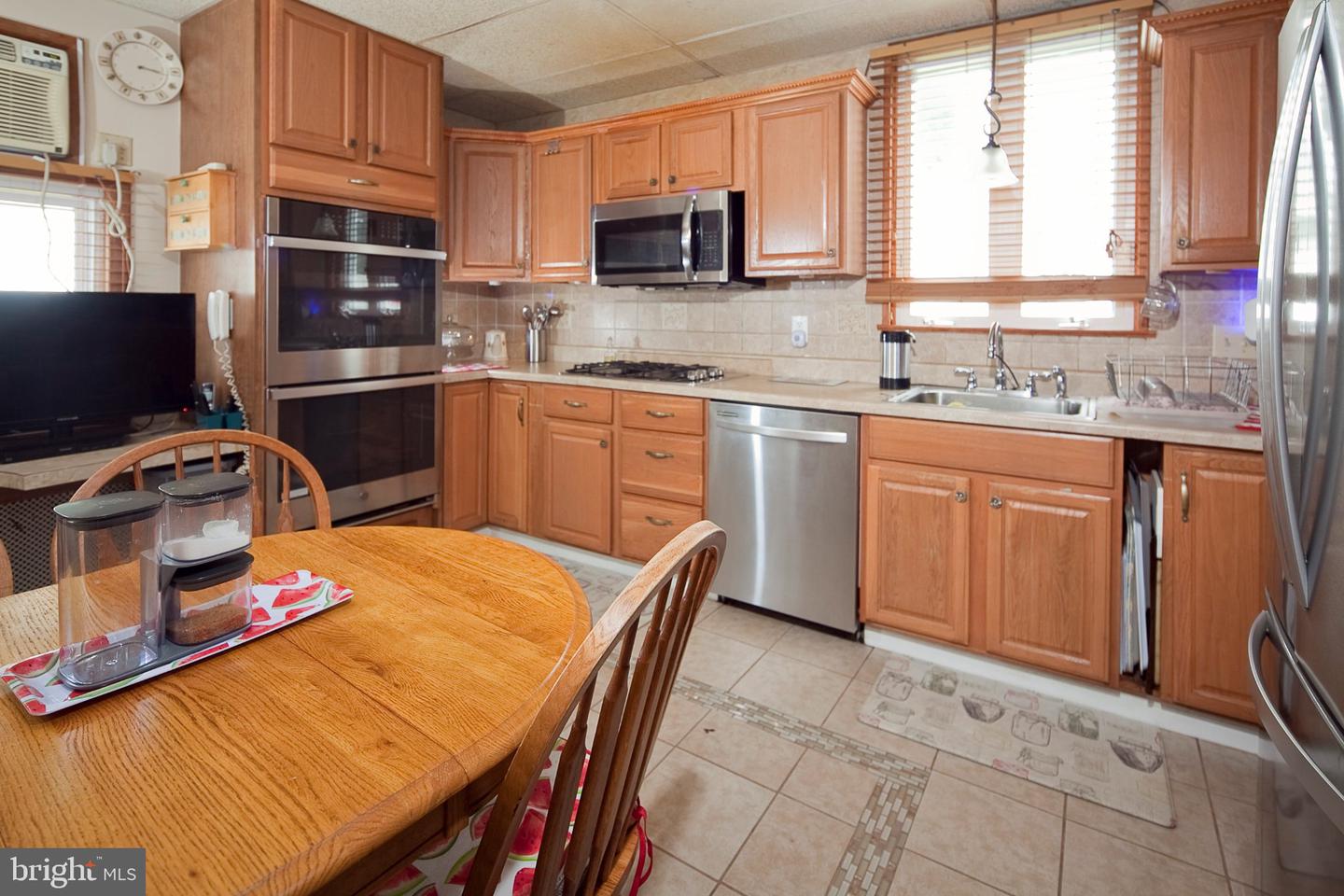 440 Atlantic St Property Photo 9