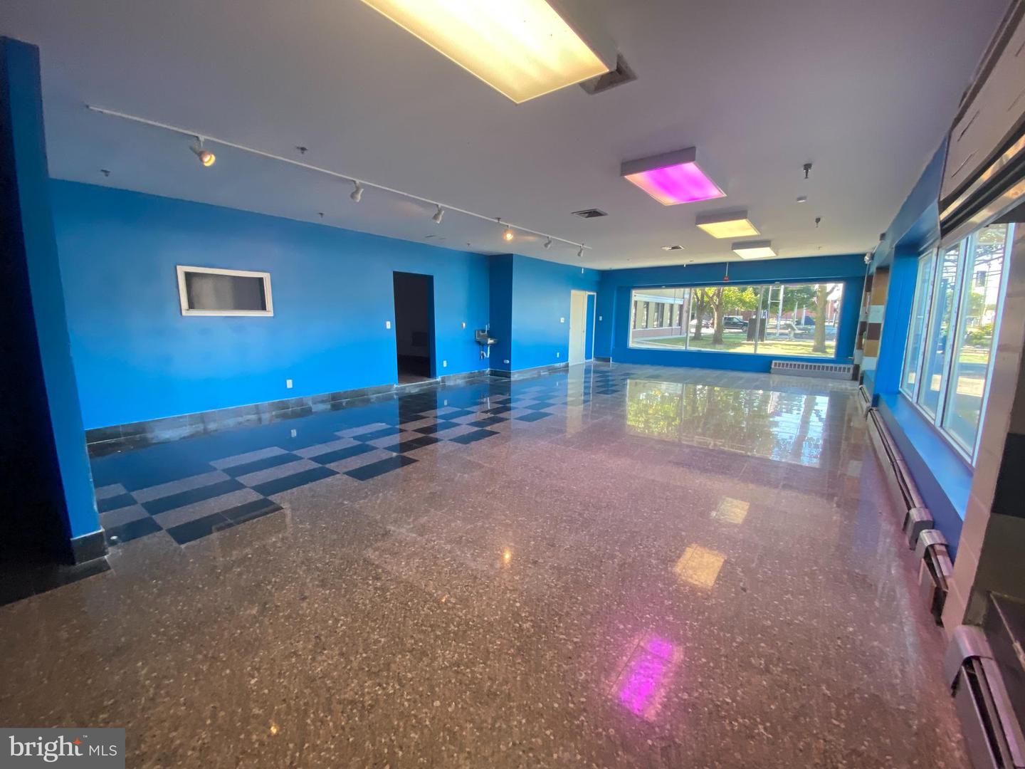 13 N East Blvd #b Property Photo 4