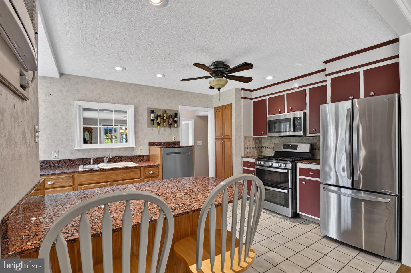 56 Parkview Hts Property Photo 8