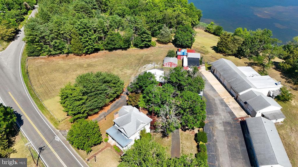 996 Steep Run Rd Property Photo 6