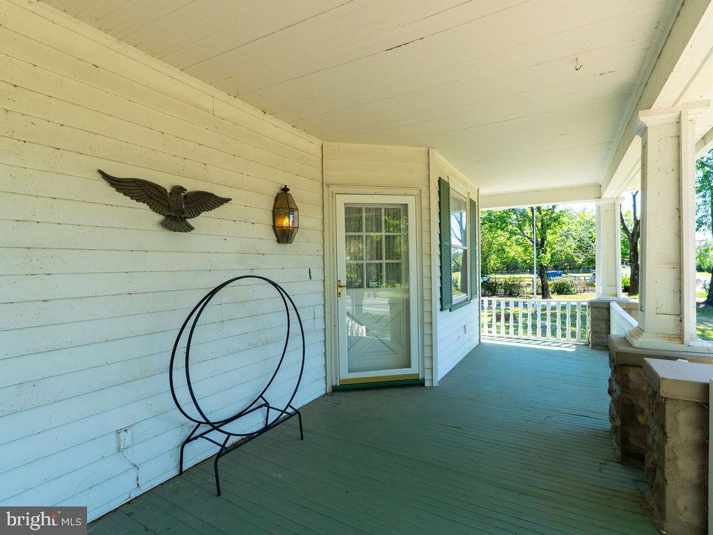 996 Steep Run Rd Property Photo 12
