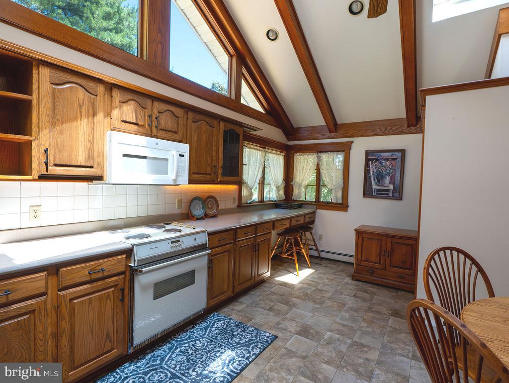 996 Steep Run Rd Property Photo 22