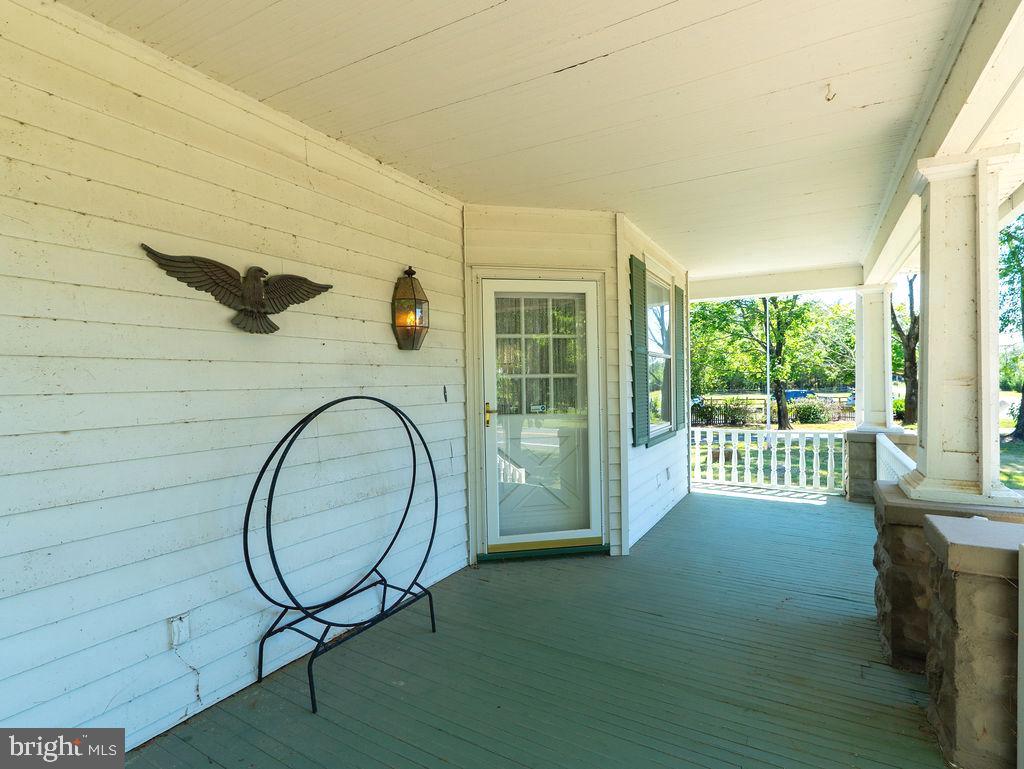 992 Steep Run Rd Property Photo 5