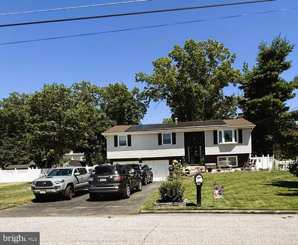 1629 Dolly Dr Property Photo 2