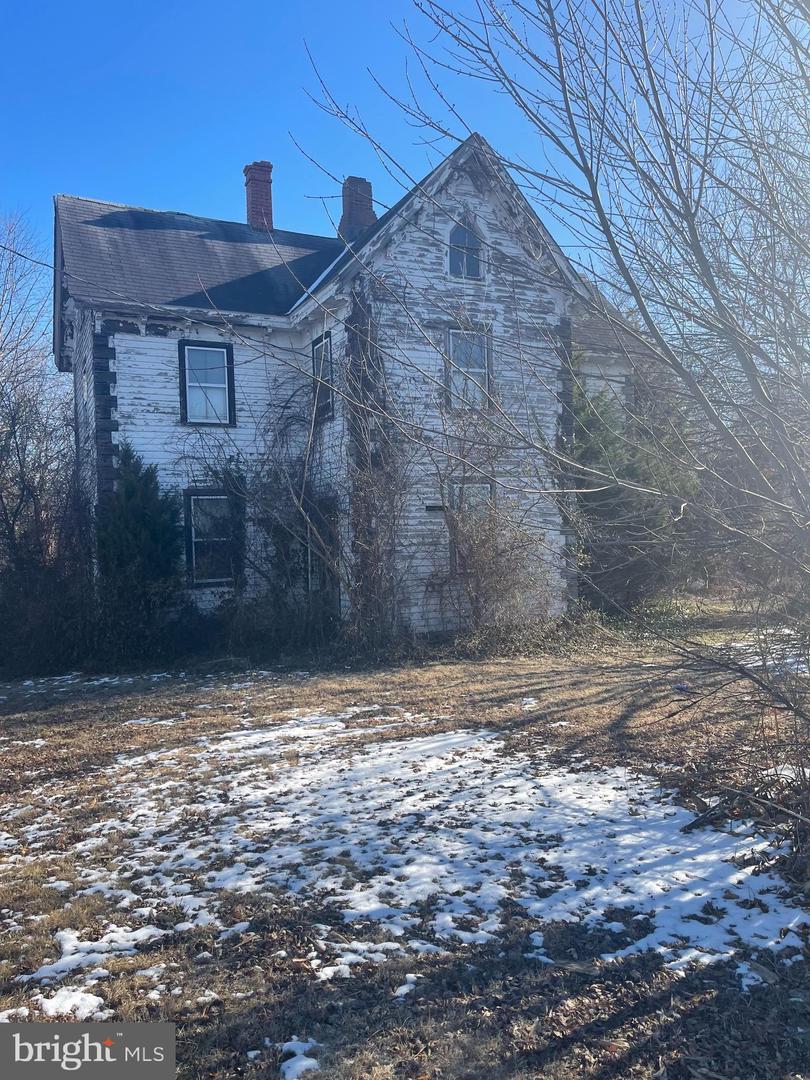 1 S Woodruff Rd Property Photo 2