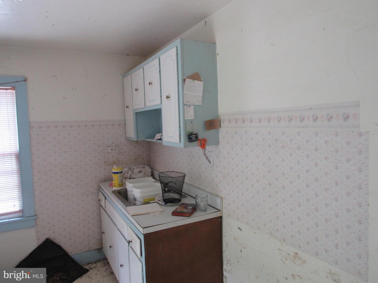 1 S Woodruff Rd Property Photo 4