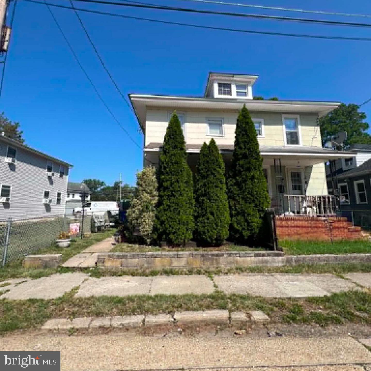 120 MIDDLE AVE Property Photo 1