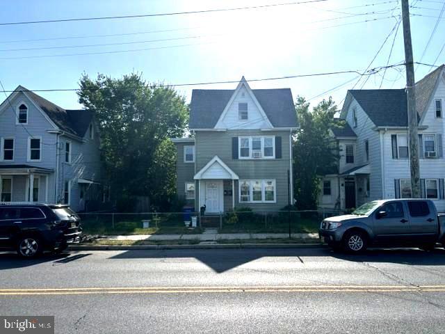 914 N High St Property Photo 1