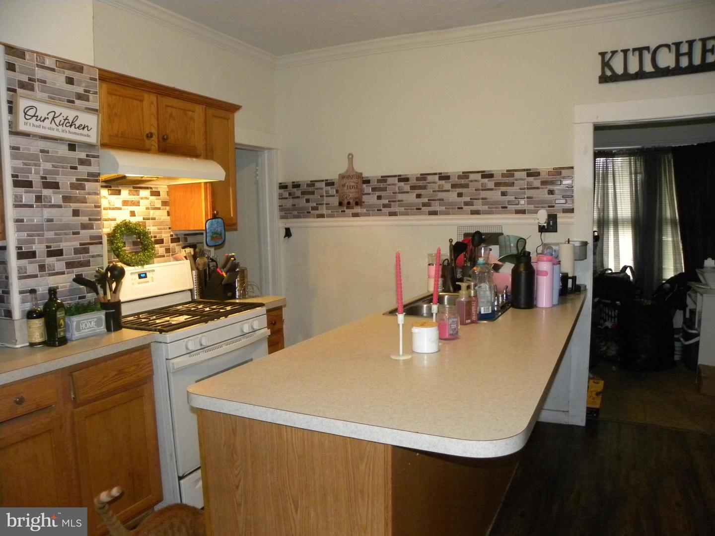 91 S Myrtle St Property Photo 3