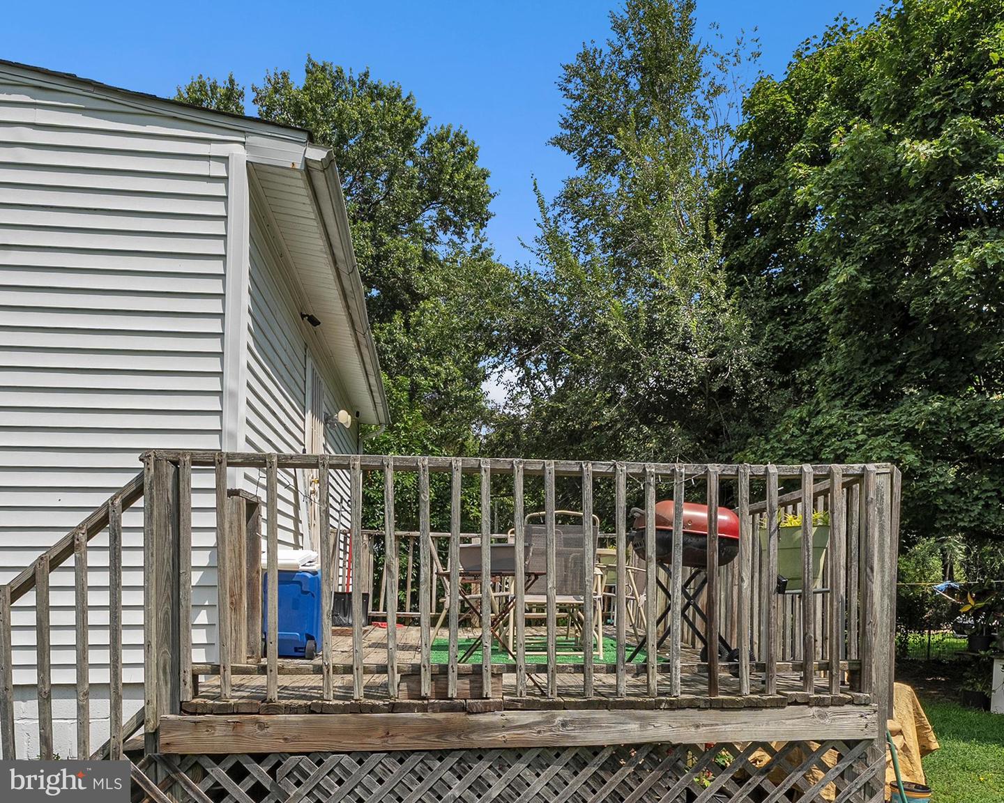 79 S East Ave Property Photo 3