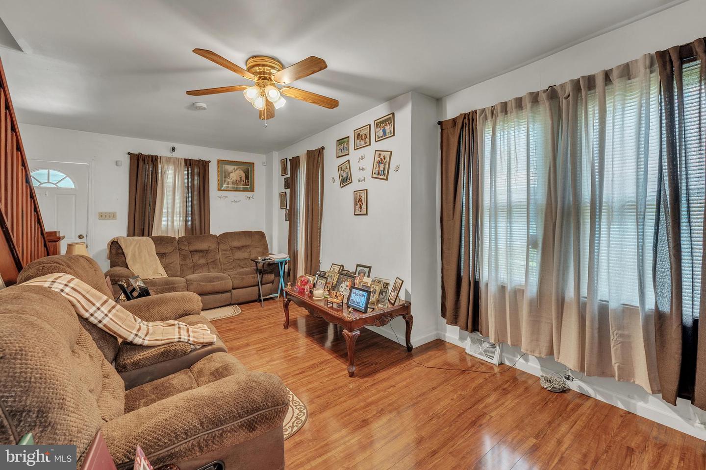 79 S East Ave Property Photo 4