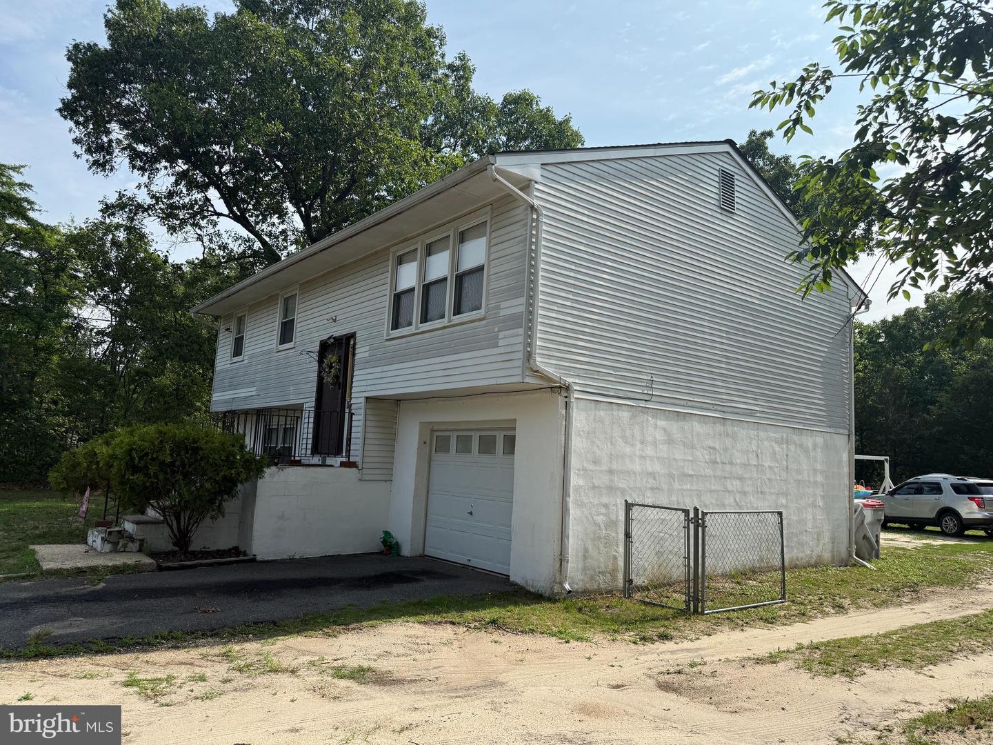 891 N Mill Rd Property Photo 8
