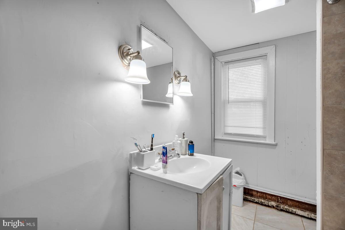 409 D St Property Photo 8