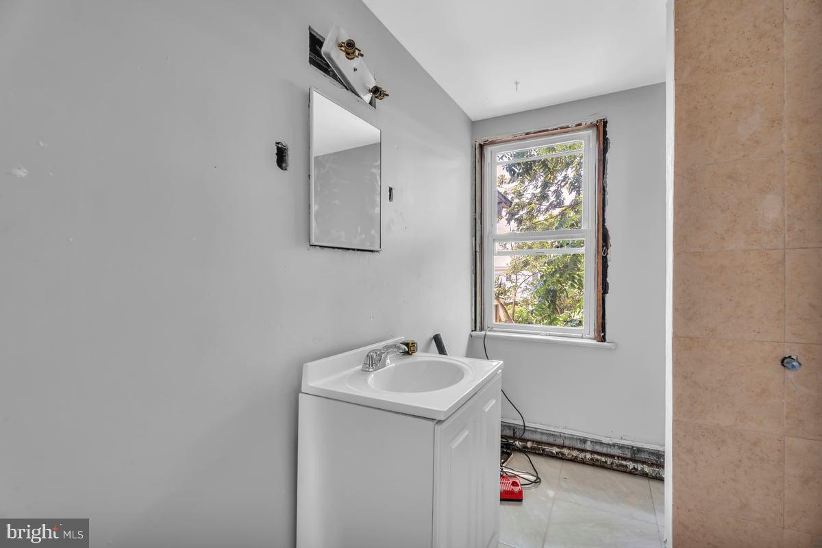 409 D St Property Photo 10