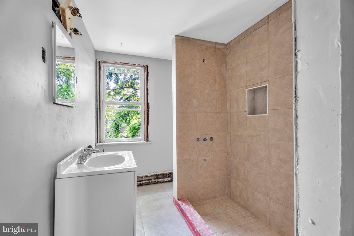 409 D St Property Photo 11